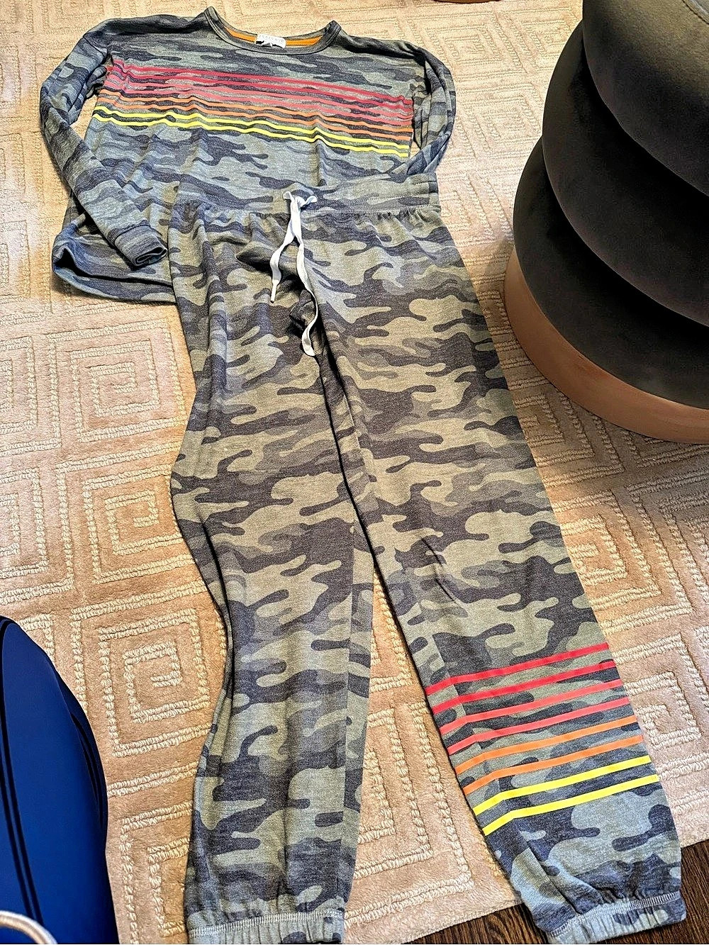 P.J. Salvage Camo set in Gray & Green Size XS
